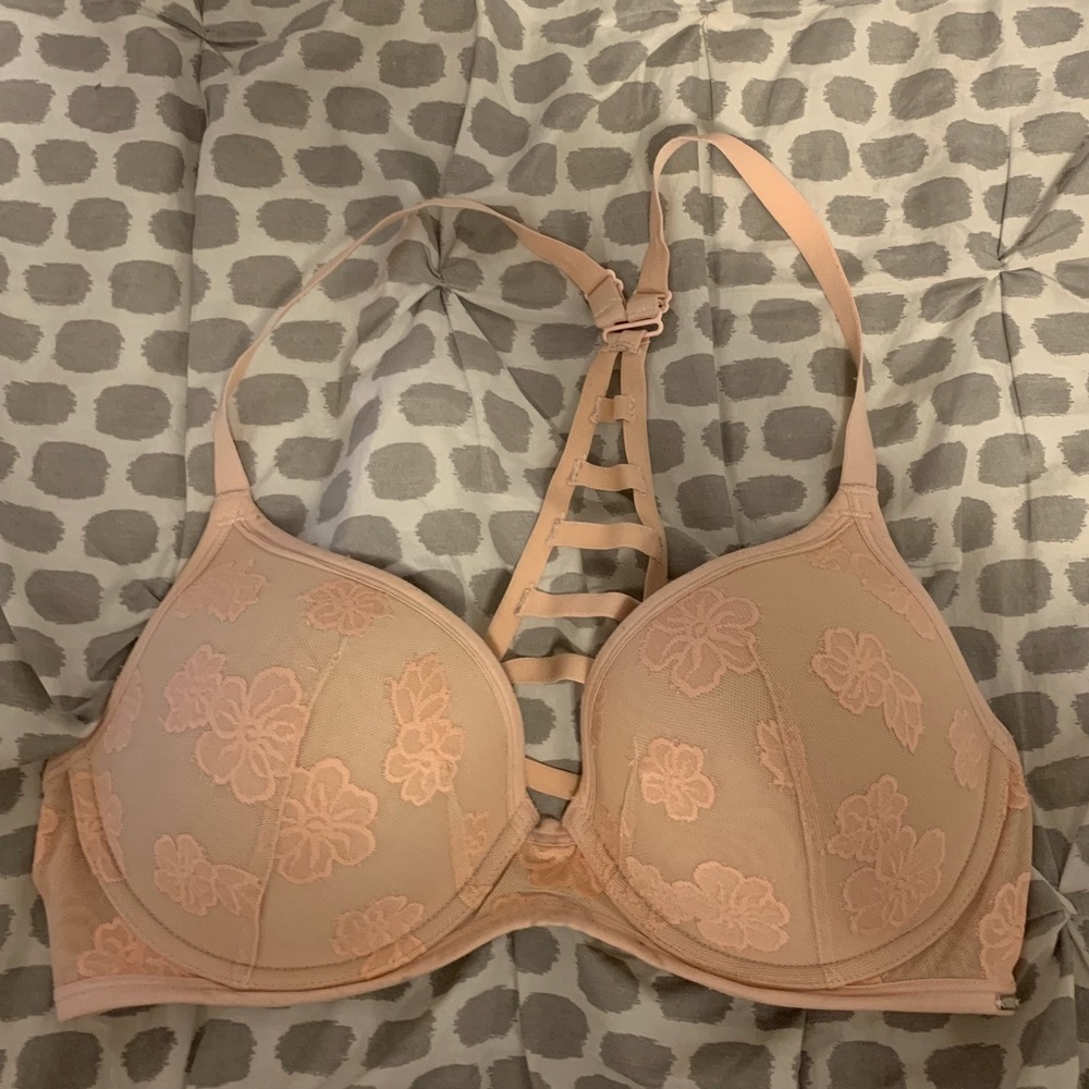 VS pink bra